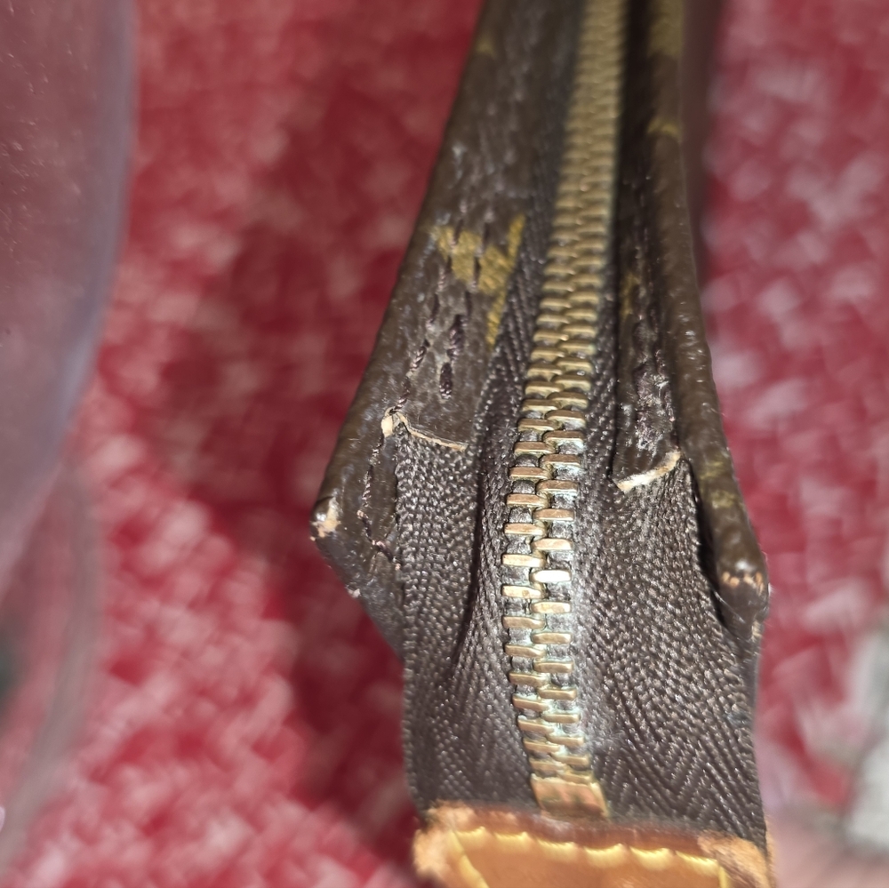 Pre-owned Louis Vuitton Monogram Pouch/Wristlet - Picture 5 of 16